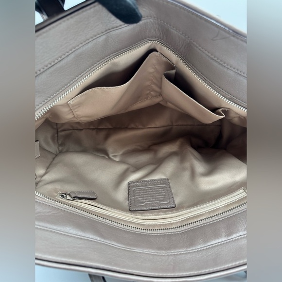 Coach Tan Signature Tote Bag | Very Good Condition - Picture 12 of 15